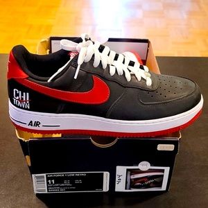 **NWT** AIR FORCE 1 LOW RETRO CHI TOWN